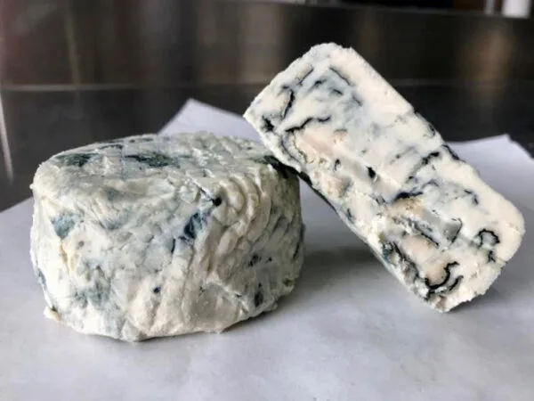 Vegan blue cheese